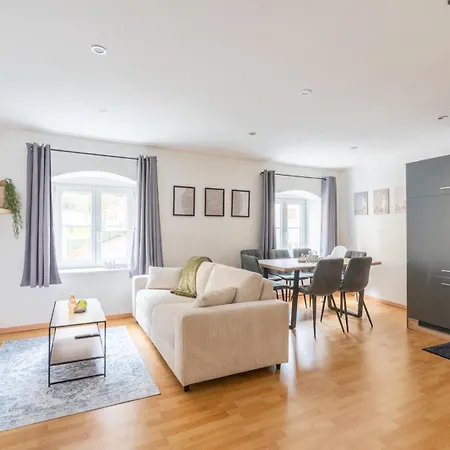 Daire Coy - Spacious For Companies, Groups & Workers