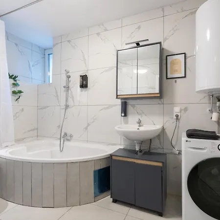 Coy - Spacious For Companies, Groups & Workers Apartment