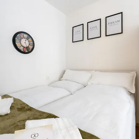 Daire Coy - Spacious For Companies, Groups & Workers *